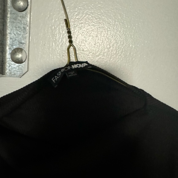 Black top - Picture 2 of 3